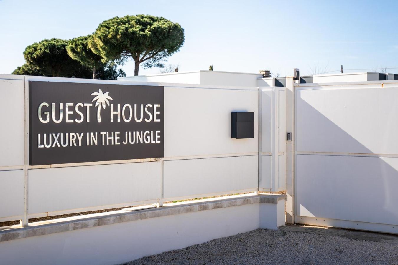 Luxury In The Jungle Villa Formello Bagian luar foto