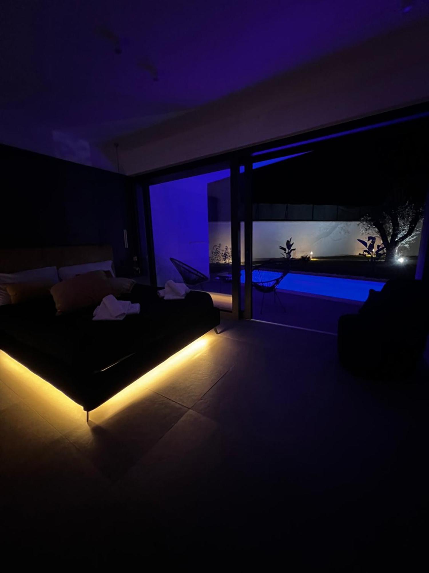 Luxury In The Jungle Villa Formello Bagian luar foto