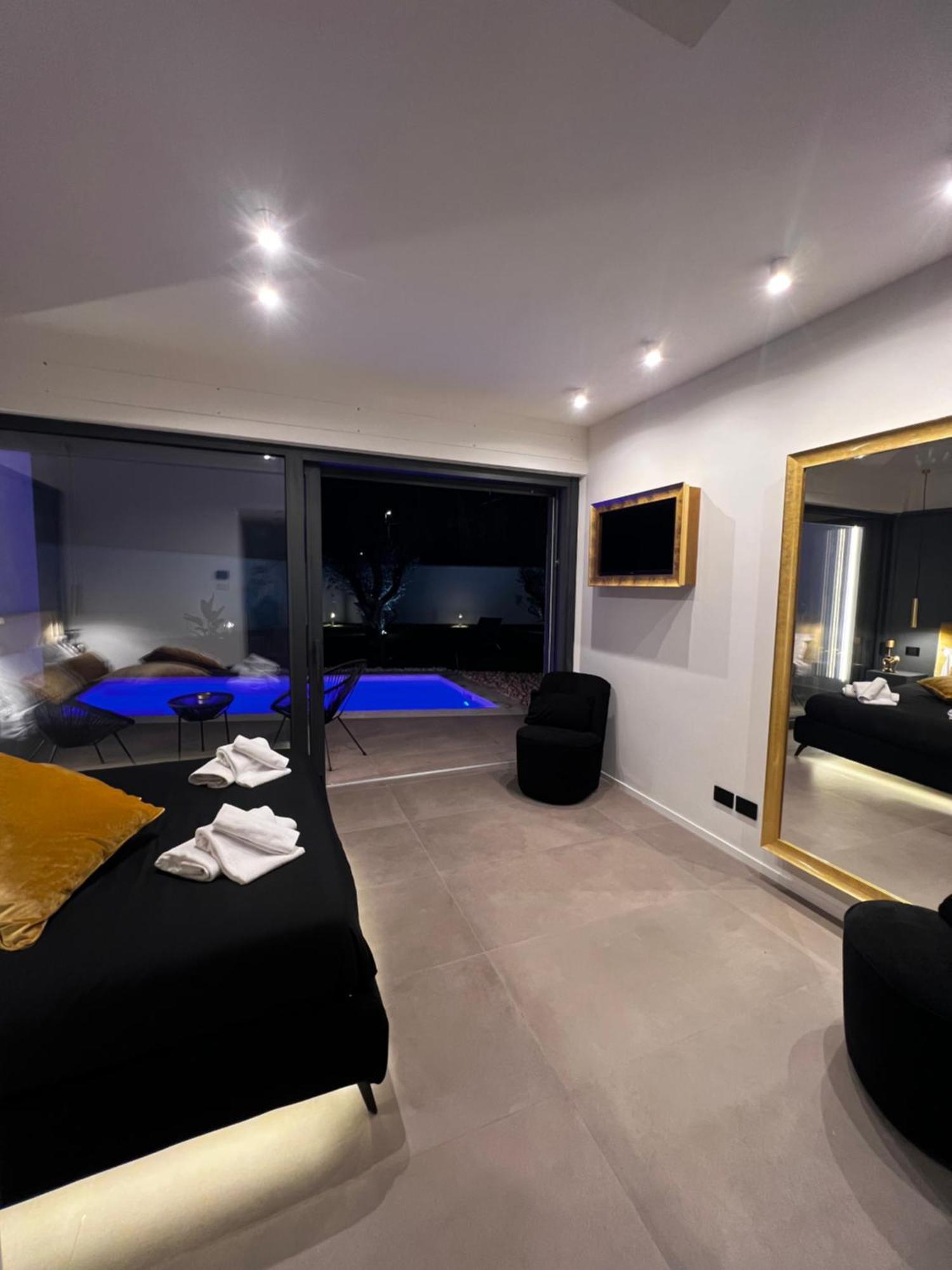 Luxury In The Jungle Villa Formello Bagian luar foto